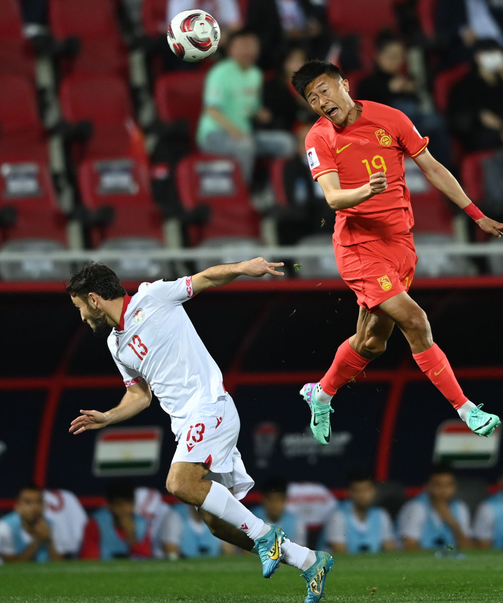 中国男足在结束卡塔尔亚洲杯A组第二轮比赛后进行了一天的休整